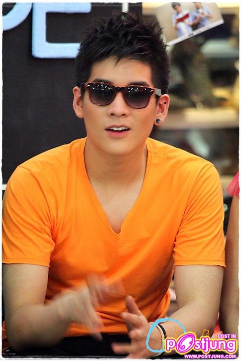 อวบอ้วน ในงาน JUST IN CASE เศษหนึ่งส่วนรัก