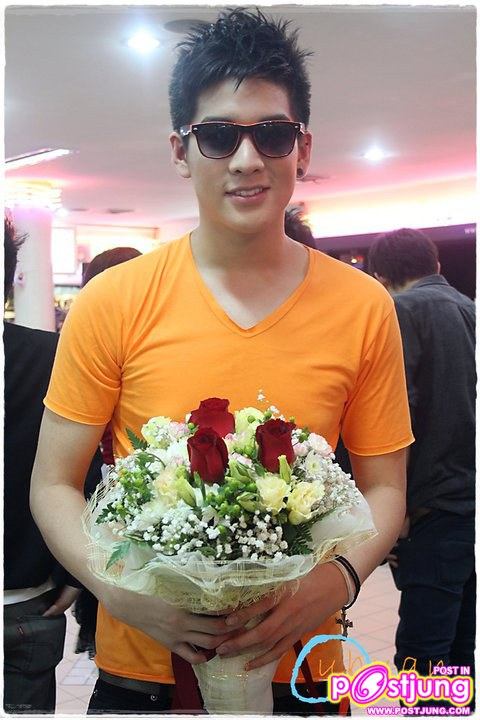 อวบอ้วน ในงาน JUST IN CASE เศษหนึ่งส่วนรัก