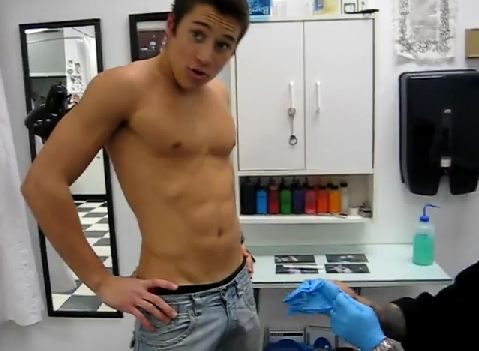 หุ่นน่ากอดเจาะหัวนม