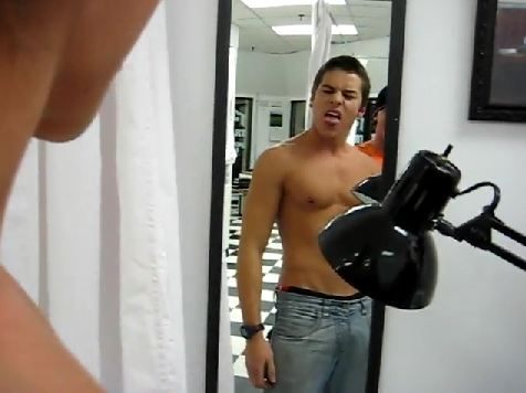 หุ่นน่ากอดเจาะหัวนม