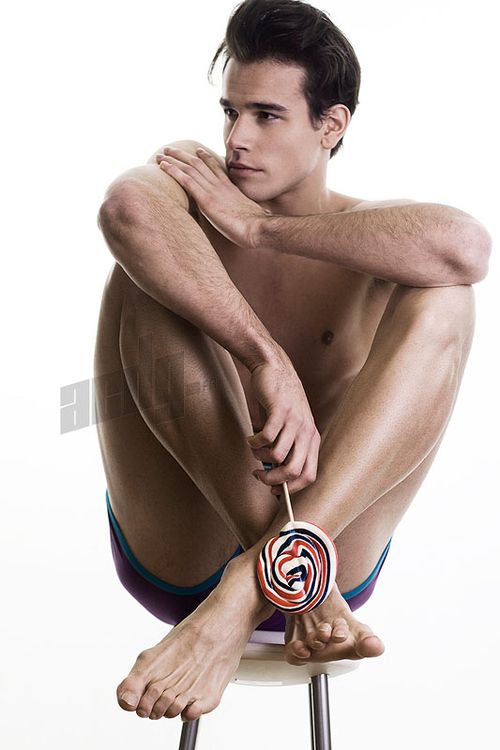 กินอมยยิ้มมั้ยครับ