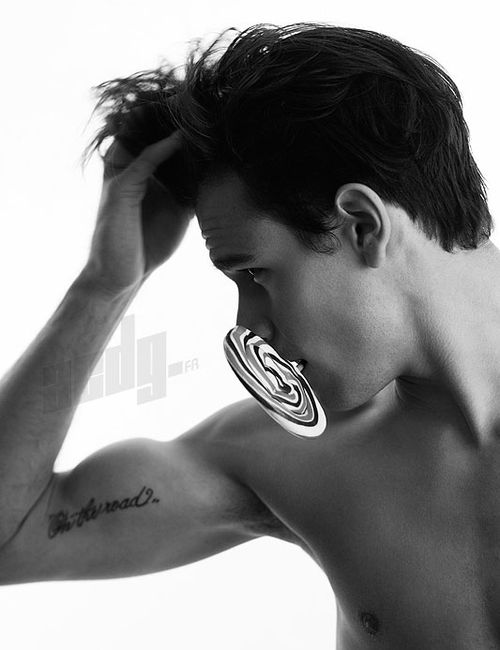 กินอมยยิ้มมั้ยครับ