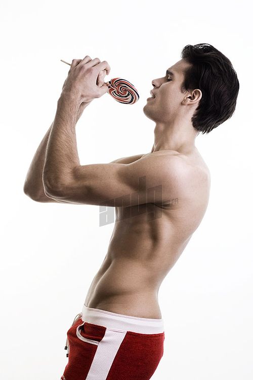 กินอมยยิ้มมั้ยครับ