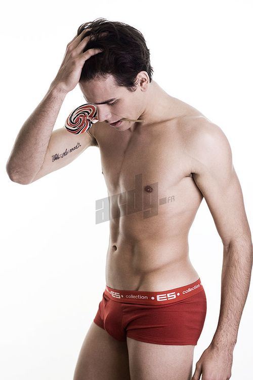 กินอมยยิ้มมั้ยครับ