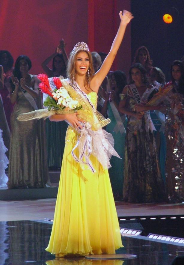 ราตรีชุดไหน ที่ตรึงใจคุณที่สุด ^^