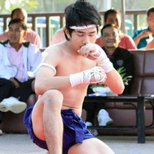 มาดูท่าแม่ไม้มวยไทยมสวยๆ ของหนุ่มทั้ง 2 คนนี้คับ