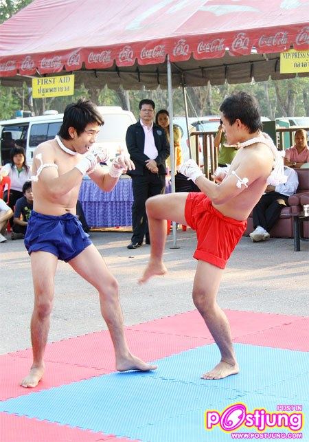 มาดูท่าแม่ไม้มวยไทยมสวยๆ ของหนุ่มทั้ง 2 คนนี้คับ