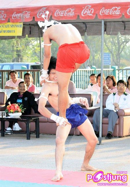 มาดูท่าแม่ไม้มวยไทยมสวยๆ ของหนุ่มทั้ง 2 คนนี้คับ