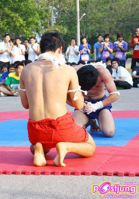 มาดูท่าแม่ไม้มวยไทยมสวยๆ ของหนุ่มทั้ง 2 คนนี้คับ