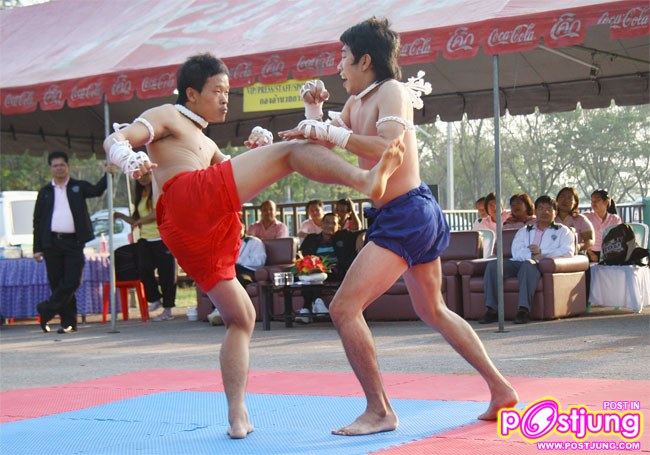 มาดูท่าแม่ไม้มวยไทยมสวยๆ ของหนุ่มทั้ง 2 คนนี้คับ