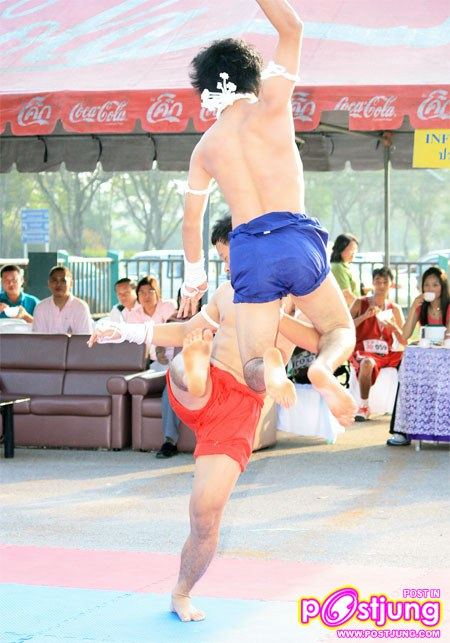 มาดูท่าแม่ไม้มวยไทยมสวยๆ ของหนุ่มทั้ง 2 คนนี้คับ