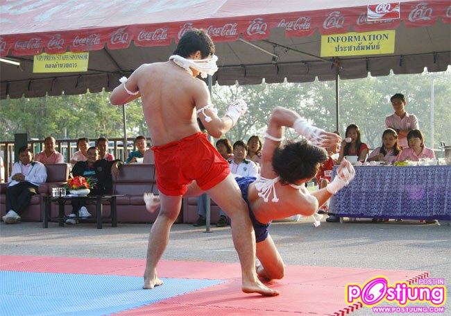 มาดูท่าแม่ไม้มวยไทยมสวยๆ ของหนุ่มทั้ง 2 คนนี้คับ