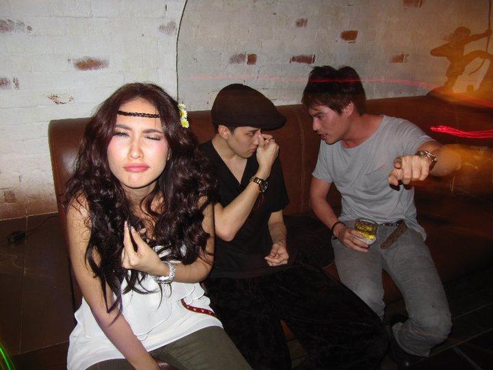 rลั้นลากับพลอย