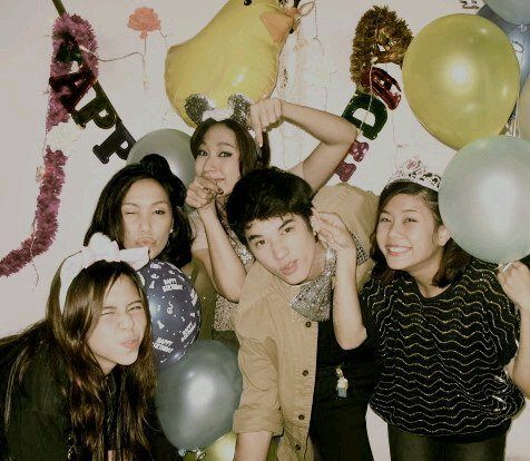 rลั้นลากับพลอย