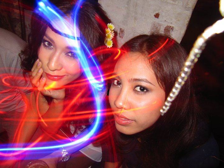 rลั้นลากับพลอย