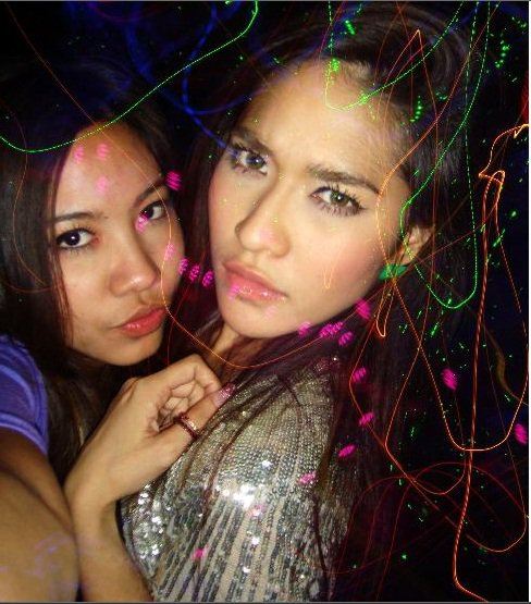 rลั้นลากับพลอย