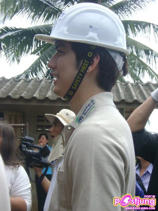 ฟิล์ม-รัฐภูมิ กิจกรรมซ่อมแซมบ้านให้ผู้ประสบอุทกภัยภาคใต้