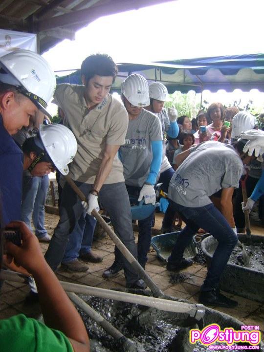 ฟิล์ม-รัฐภูมิ กิจกรรมซ่อมแซมบ้านให้ผู้ประสบอุทกภัยภาคใต้