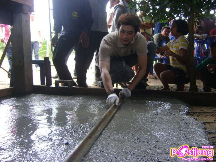 ฟิล์ม-รัฐภูมิ กิจกรรมซ่อมแซมบ้านให้ผู้ประสบอุทกภัยภาคใต้