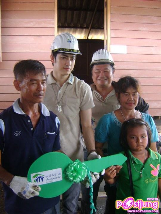 ฟิล์ม-รัฐภูมิ กิจกรรมซ่อมแซมบ้านให้ผู้ประสบอุทกภัยภาคใต้