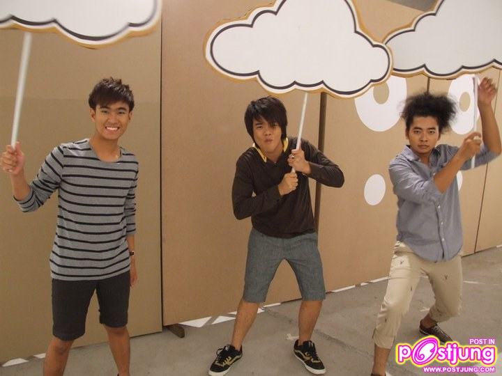 จุ๋ยจุ๋ยส์ & วงออกัส เบี้องหลังถ่ายMv.เพื่อนไม่เก่า (ost. เพื่อนไม่เก่า)