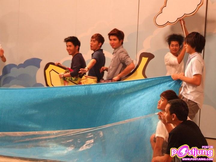 จุ๋ยจุ๋ยส์ & วงออกัส เบี้องหลังถ่ายMv.เพื่อนไม่เก่า (ost. เพื่อนไม่เก่า)