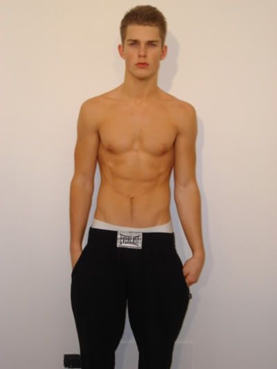 นายแบบหนุ่มน้อย