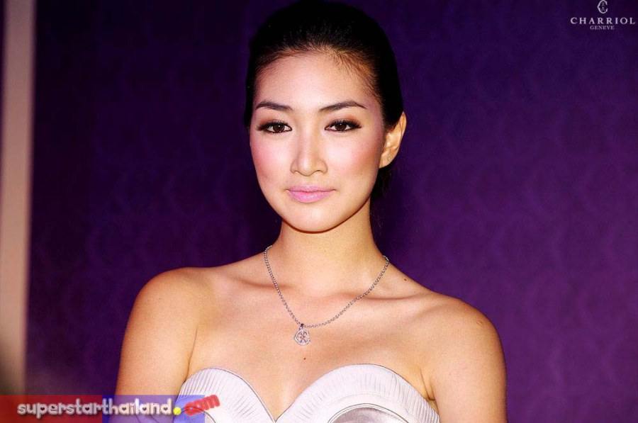 ชมพู่ อารยา และ แพนเค้ก เขมนิจ งานเปิดตัวนาฬิกาเซนต์ โทรเปซ