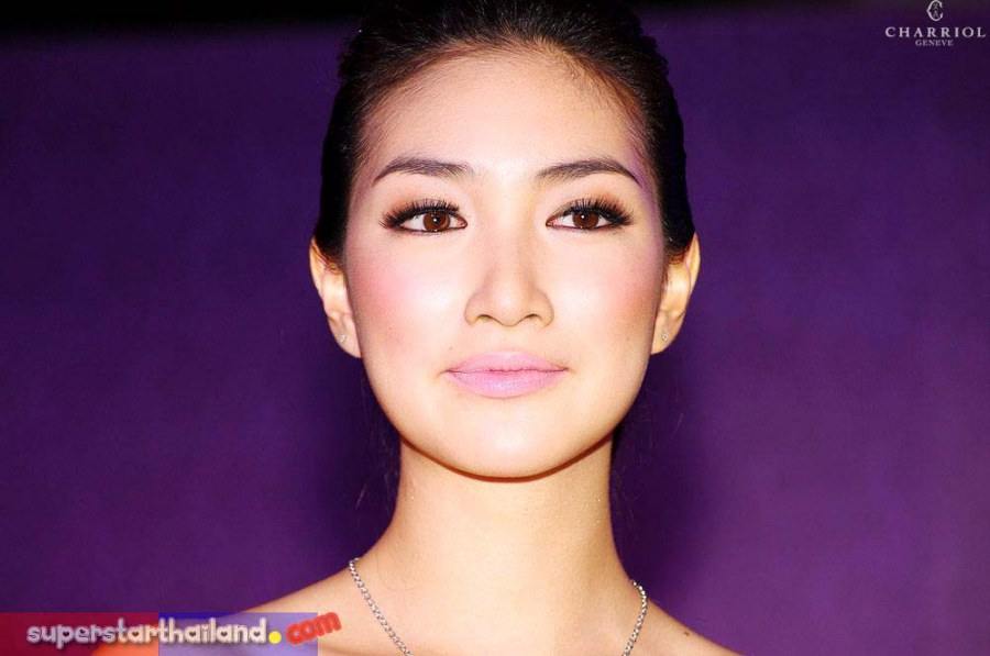 ชมพู่ อารยา และ แพนเค้ก เขมนิจ งานเปิดตัวนาฬิกาเซนต์ โทรเปซ