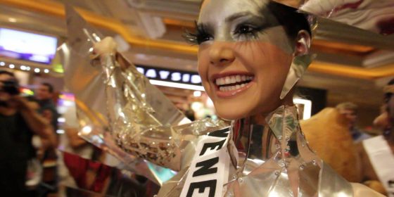 ชุดประจำชาติ Hot Hit อมตะ