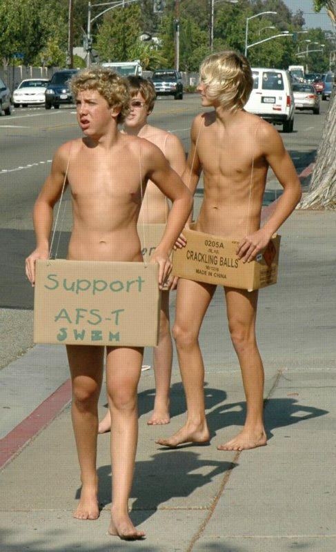 เด็กวัยรุ่นฝรั่งวัยกำลังน่าขบ