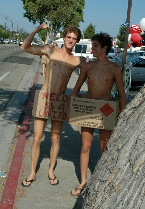 เด็กวัยรุ่นฝรั่งวัยกำลังน่าขบ