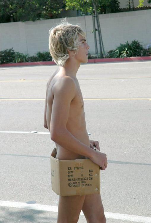 เด็กวัยรุ่นฝรั่งวัยกำลังน่าขบ