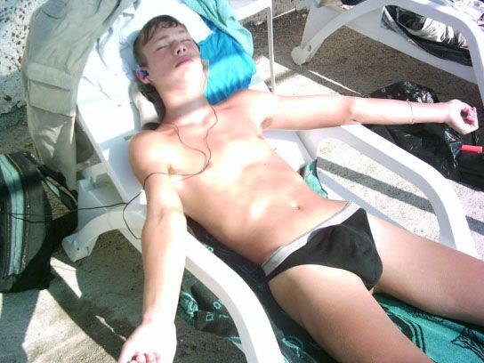 เด็กวัยรุ่นฝรั่งวัยกำลังน่าขบ