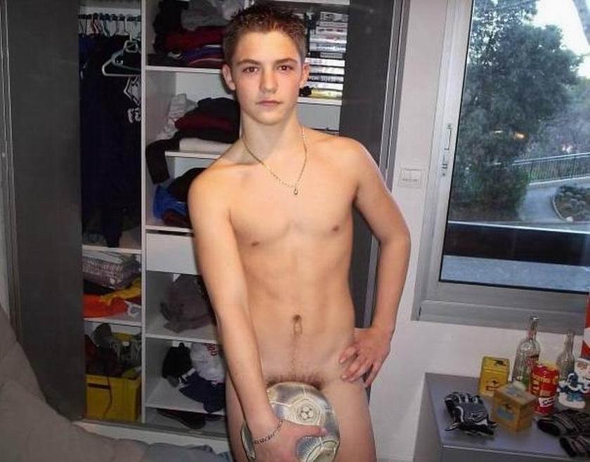 เด็กวัยรุ่นฝรั่งวัยกำลังน่าขบ