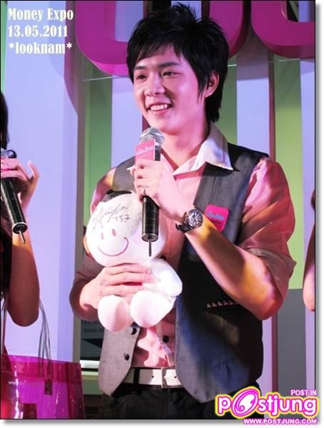แอมป์ [TS7] @งานMoney Expo 2011