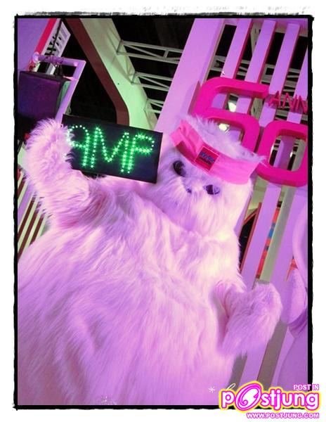 แอมป์ [TS7] @งานMoney Expo 2011