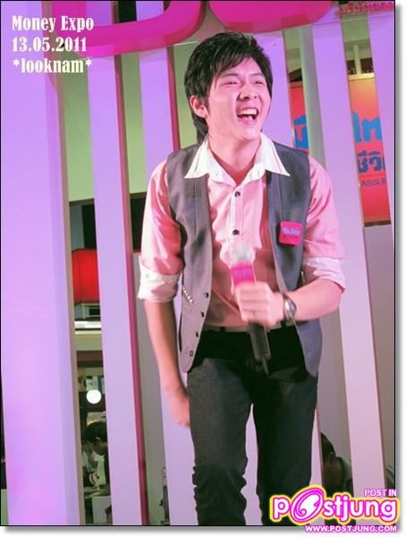แอมป์ [TS7] @งานMoney Expo 2011