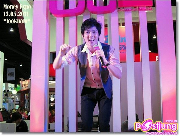 แอมป์ [TS7] @งานMoney Expo 2011