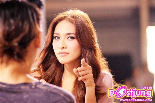 พลอย-เฌอมาลย์ ภาพเบื้องหลังโฆษณา เรโซนา ดราย สเปรย์