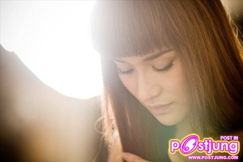 พลอย-เฌอมาลย์ ภาพเบื้องหลังโฆษณา เรโซนา ดราย สเปรย์