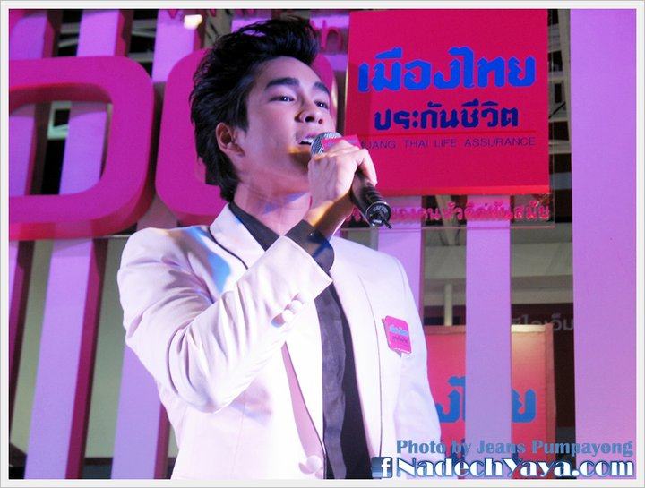 ณเดชน์ @ งานMoney Expo 2011