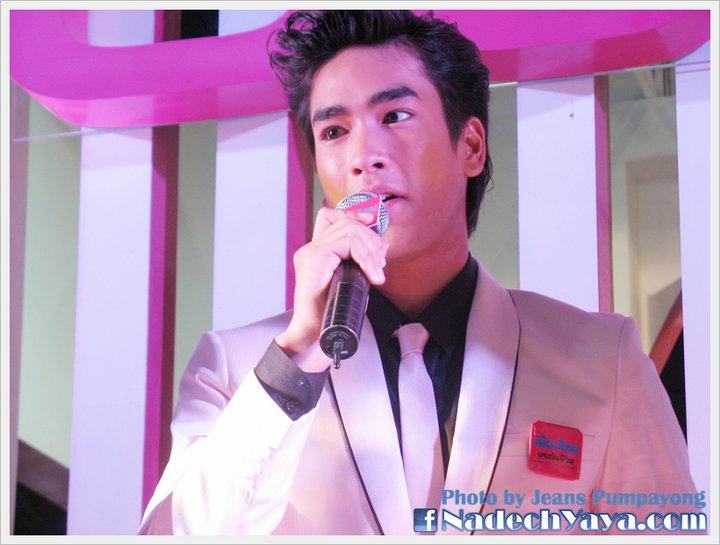 ณเดชน์ @ งานMoney Expo 2011