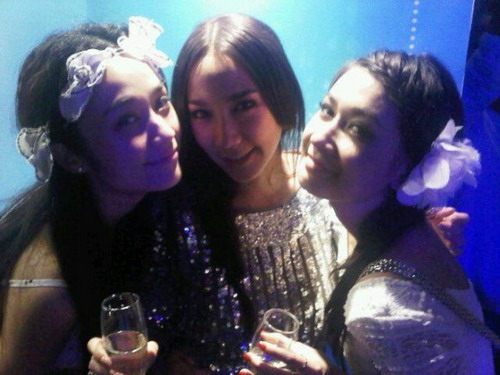 นุ่น-ต๊อดโชว์หวานฉลองครบรอบ1ปีชีวิตคู่เพื่อนดาราแห่ร่วมยินดี