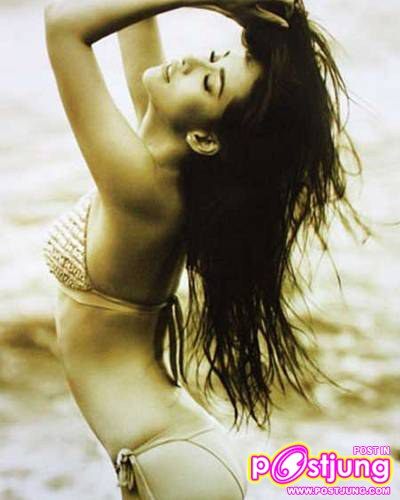 ร้อนฉ่า ดาราพาเรด ถ่ายหวิว รับซัมเมอร์ 2011