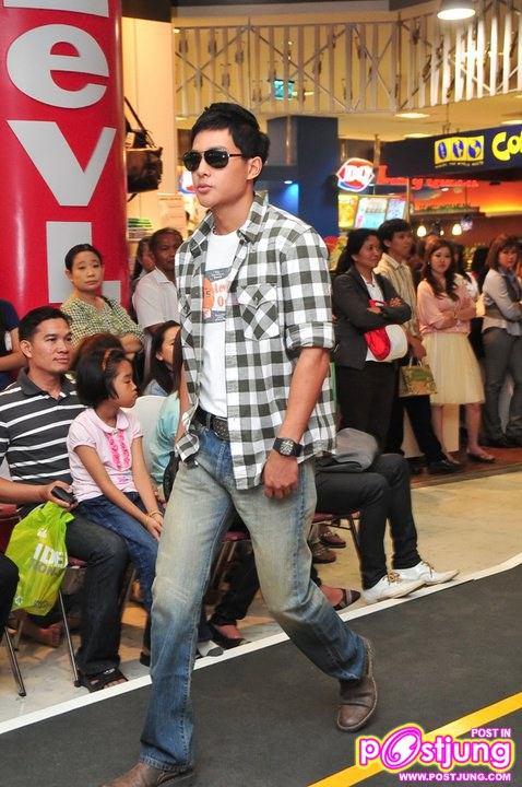 แคทลียา อิงลิช งานLEVI'S 501 MONTH @โคราช