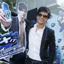 ชิน-ชินวุฒิ งานเปิดตัวผลิตภัณฑ์ระงับกลิ่นกาย “เอ็กซิท เนเวอร์ สต็อป”