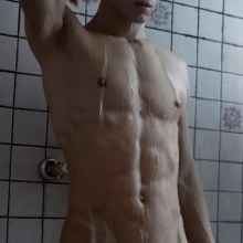 ชุดแรกก่อนออกไปทำงานและเล่นกีฬา