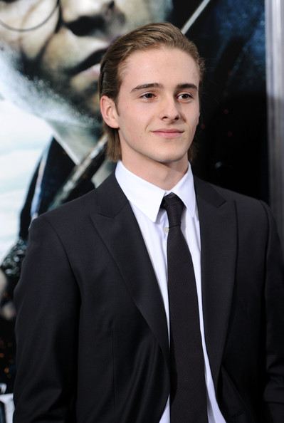 Alex Watson น้องชายสุดหล่อๆของ Emma Watson