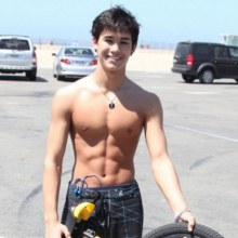 ์ำNew pic  boo boo หนุ่มน้อยหล่อล่ำจาก ทไวไลท์